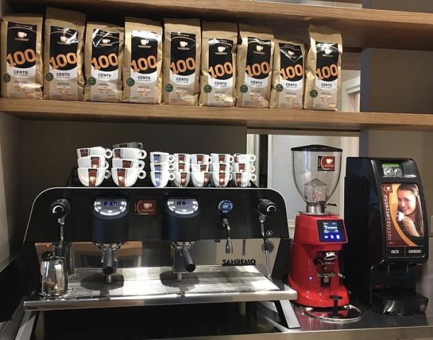 macchina caffè e caffè ristretto
